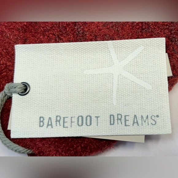 NWT Barefoot Dreams Super Soft CozyChic Confetti Beanie in Crimson-Rosewood OS. - Picture 5 of 8